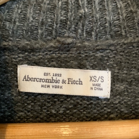 Abercrombie & Fitch wool blend cardigan - Picture 2 of 3